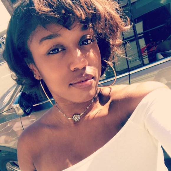 Meet your Posher, Tailene 🧡 - Picture 2 of 3